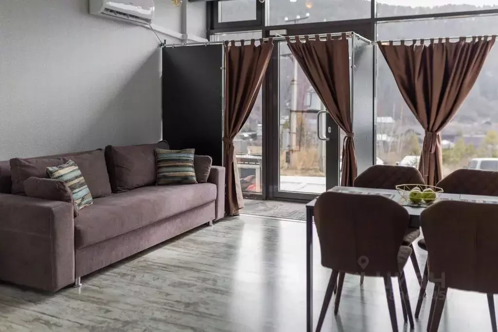 1-к кв. Иркутская область, Иркутский муниципальный округ, Листвянка рп ... - Фото 1