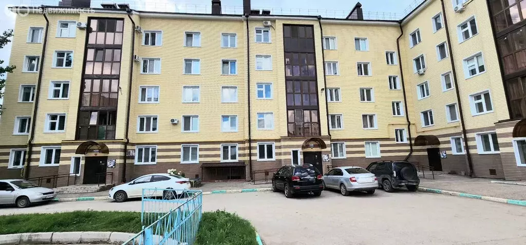 2-комнатная квартира: Октябрьский, Социалистическая улица, 4Б (51.2 м) - Фото 0