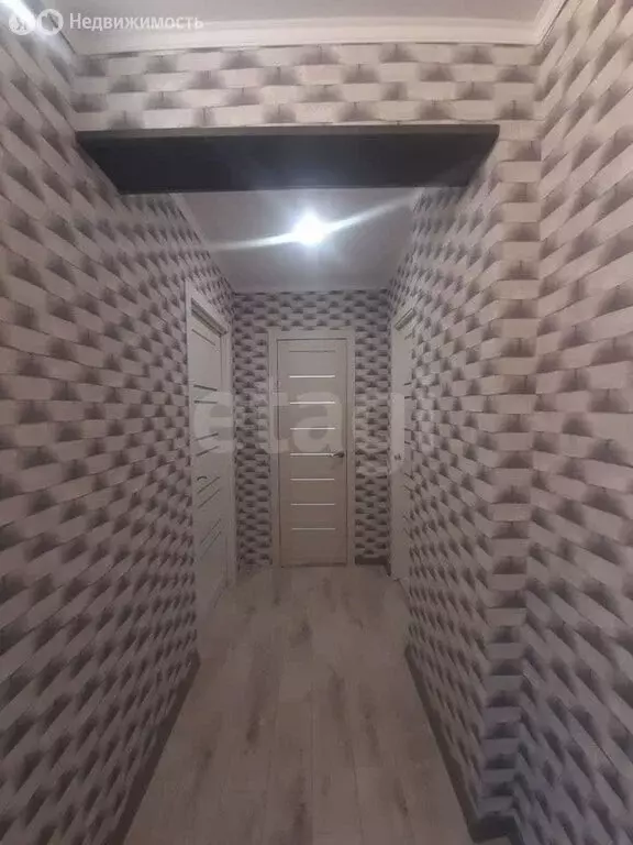 3-комнатная квартира: Омск, Волгоградская улица, 4А (58.3 м) - Фото 1