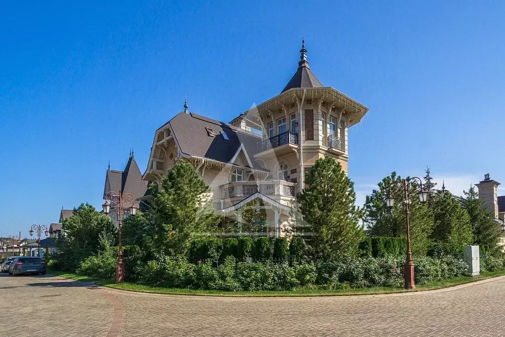 Дом в Московская область, Одинцовский городской округ, с. Жаворонки, ... - Фото 1