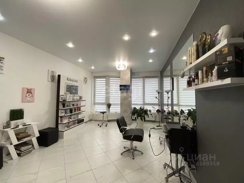 Студия Ямало-Ненецкий АО, Новый Уренгой Ягельный мкр, ул. Южная, 52А ... - Фото 1