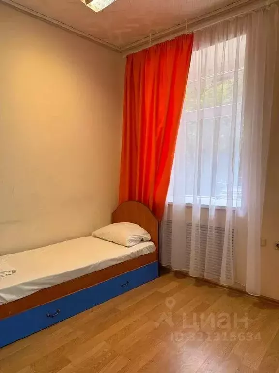 Комната Челябинская область, Челябинск ул. Кудрявцева, 75 - Фото 1