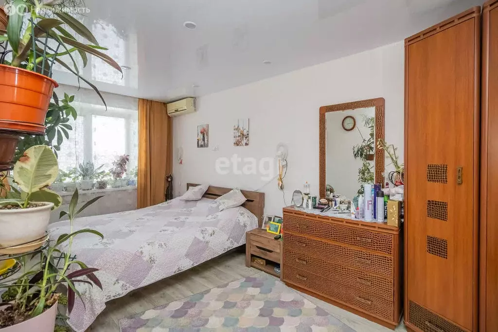 2-комнатная квартира: Тюмень, улица Мельникайте, 48 (46.7 м) - Фото 1