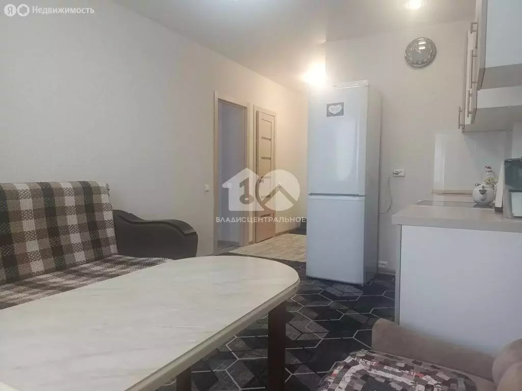 2-комнатная квартира: посёлок Октябрьский, улица Французский Квартал, ... - Фото 1