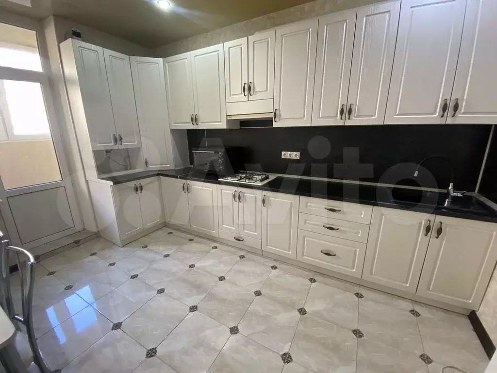 2-к. квартира, 60 м, 2/18 эт. - Фото 0