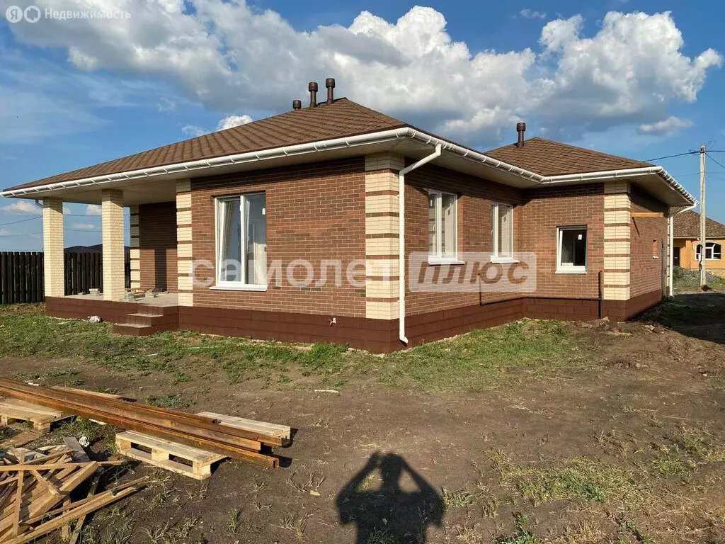 Дом в село Шишино, Светлая улица (136 м) - Фото 2