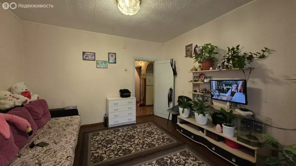 3-комнатная квартира: Чебаркуль, улица Каширина, 13 (70 м) - Фото 1