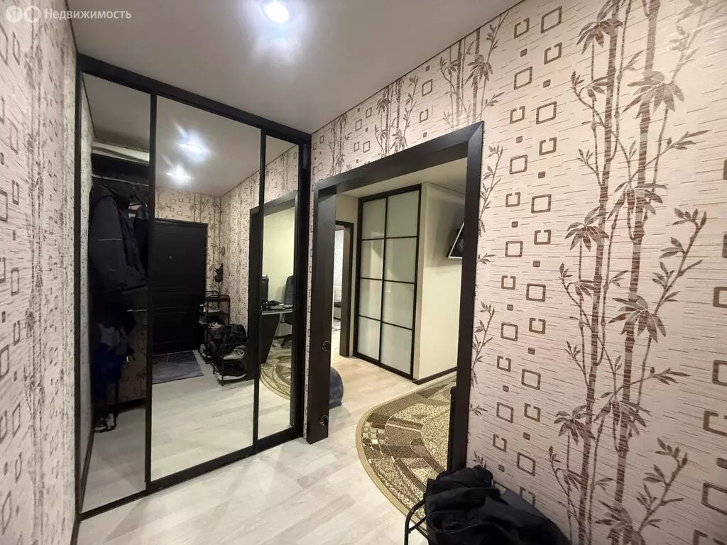 1-комнатная квартира: Чебаркуль, улица Карпенко, 4В (55 м) - Фото 1