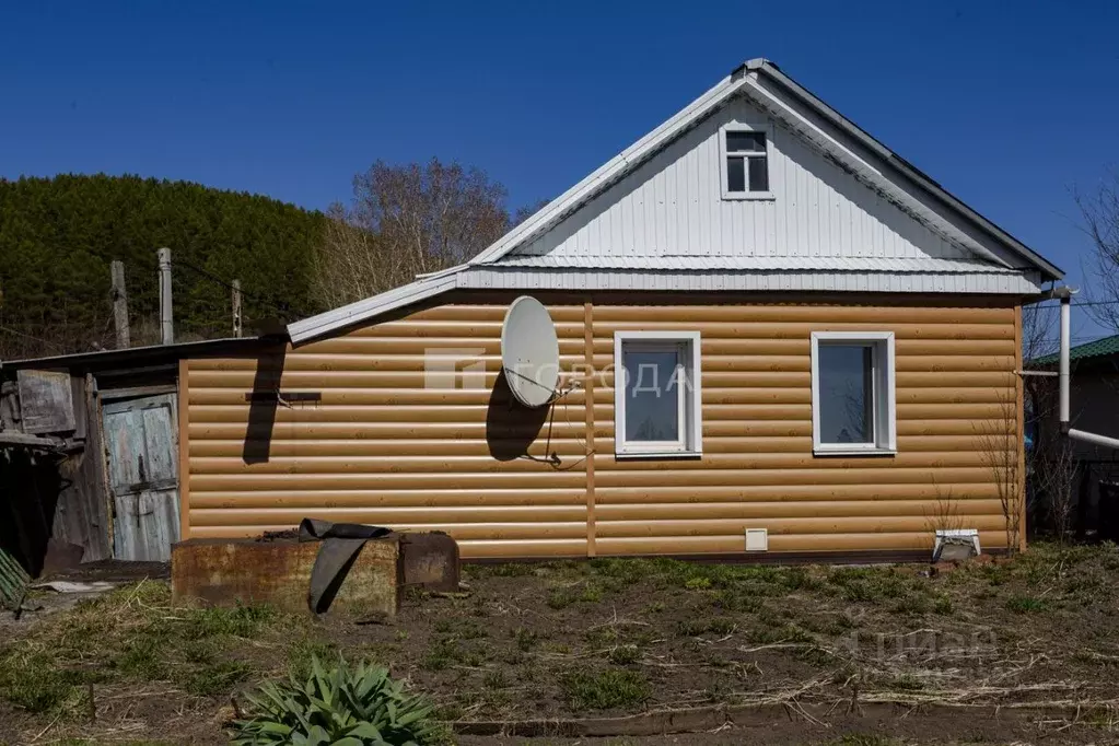 Дом в Кемеровская область, Калтан ул. Жданова, 42 (24 м) - Фото 1