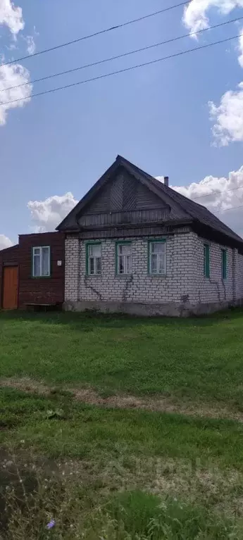 Дом в Ульяновская область, Сурский район, Хмелевское с/пос, с. ... - Фото 0