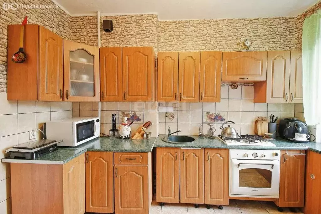 2-комнатная квартира: Калининград, улица Горького, 125 (56.3 м) - Фото 1