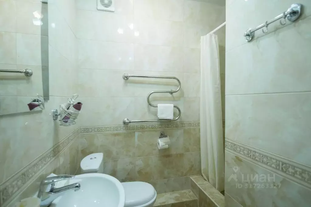 Комната Краснодарский край, Сочи Центральный мкр, ул. Комсомольская, ... - Фото 1