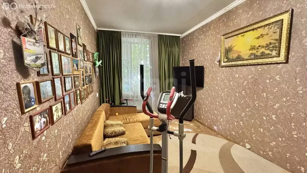 2-комнатная квартира: Инкерман, улица Толбухина, 3 (49.7 м) - Фото 2