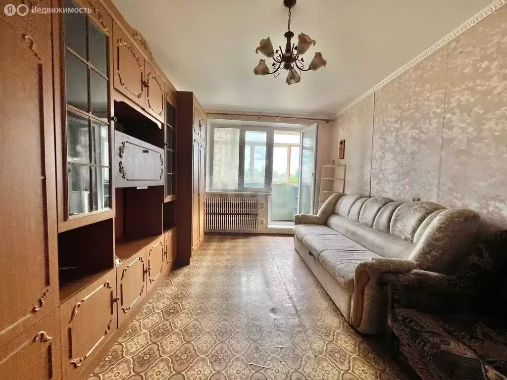 1-комнатная квартира: Строитель, улица 5 Августа, 22 (34.9 м) - Фото 1