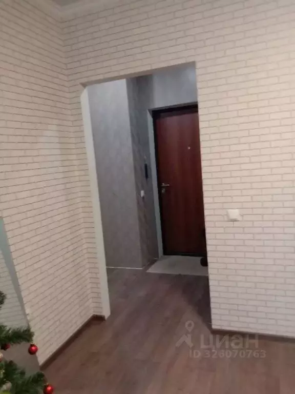 1-к кв. Тюменская область, Тюмень ул. Парада Победы, 7 (42.0 м) - Фото 2