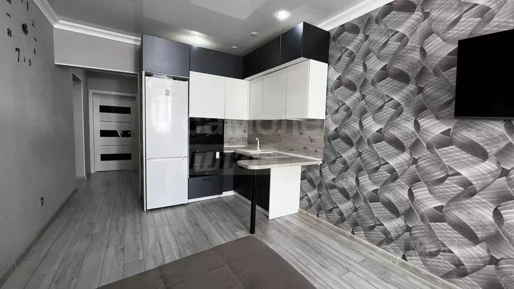 1-к кв. Оренбургская область, Оренбург ул. Фронтовиков, 8/1 (45.9 м) - Фото 1