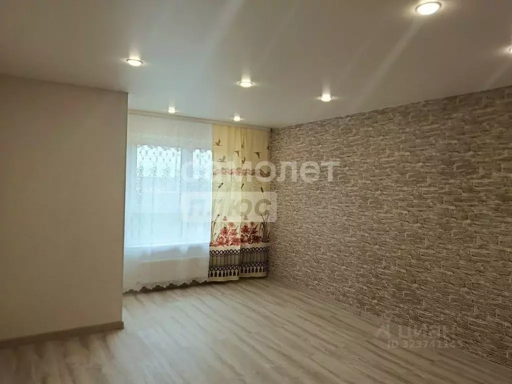 Студия Тюменская область, Тюменский муниципальный округ, д. Дербыши ... - Фото 1