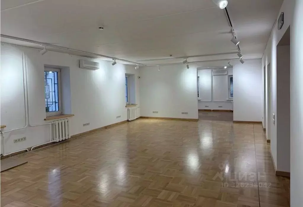 Офис в Москва ул. Малая Ордынка, 37 (110 м) - Фото 1