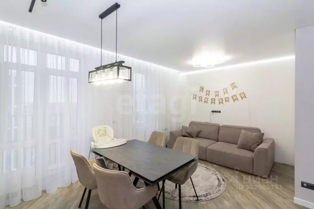 4-к кв. Тюменская область, Тюмень ул. Фармана Салманова, 18 (137.0 м) - Фото 1