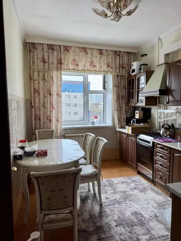 2-к кв. Саха (Якутия), Якутск ул. Кальвица, 2/3 (70.0 м) - Фото 0