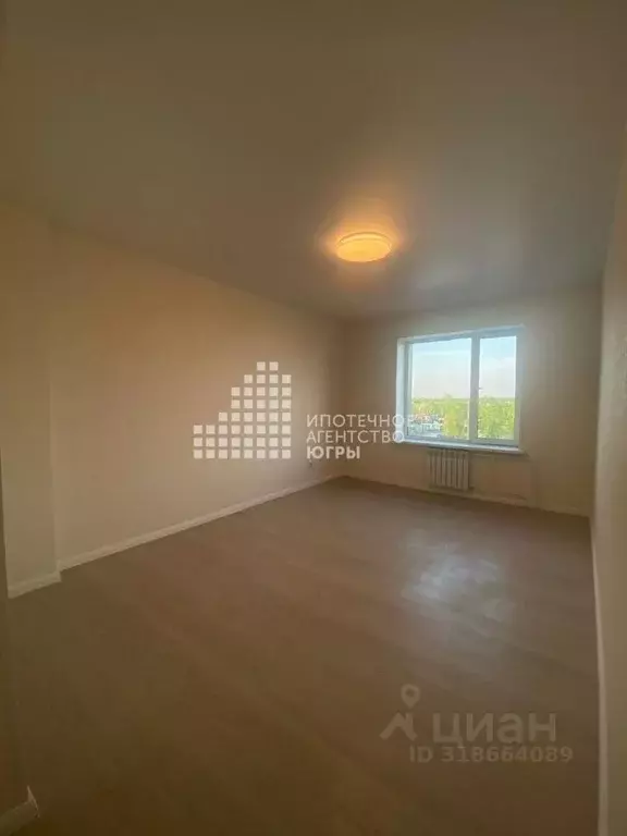 Студия Ханты-Мансийский АО, Нижневартовск ул. Зырянова, 10 (25.3 м) - Фото 1