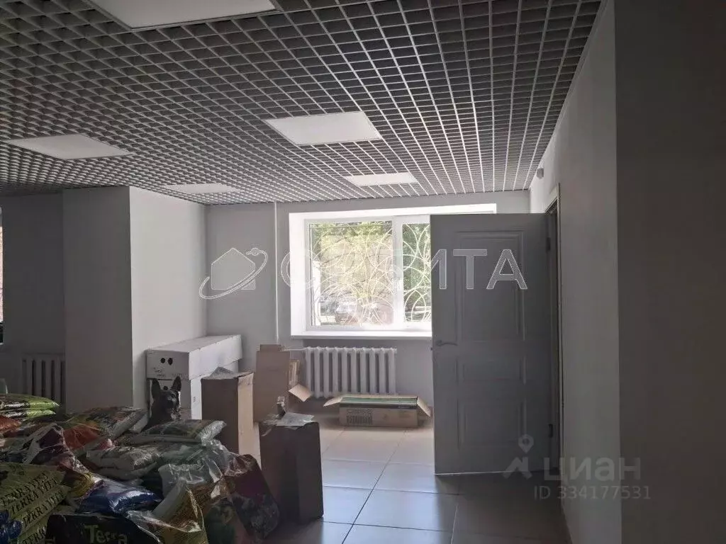Помещение свободного назначения в Тюменская область, Тюмень ул. 50 лет ... - Фото 1
