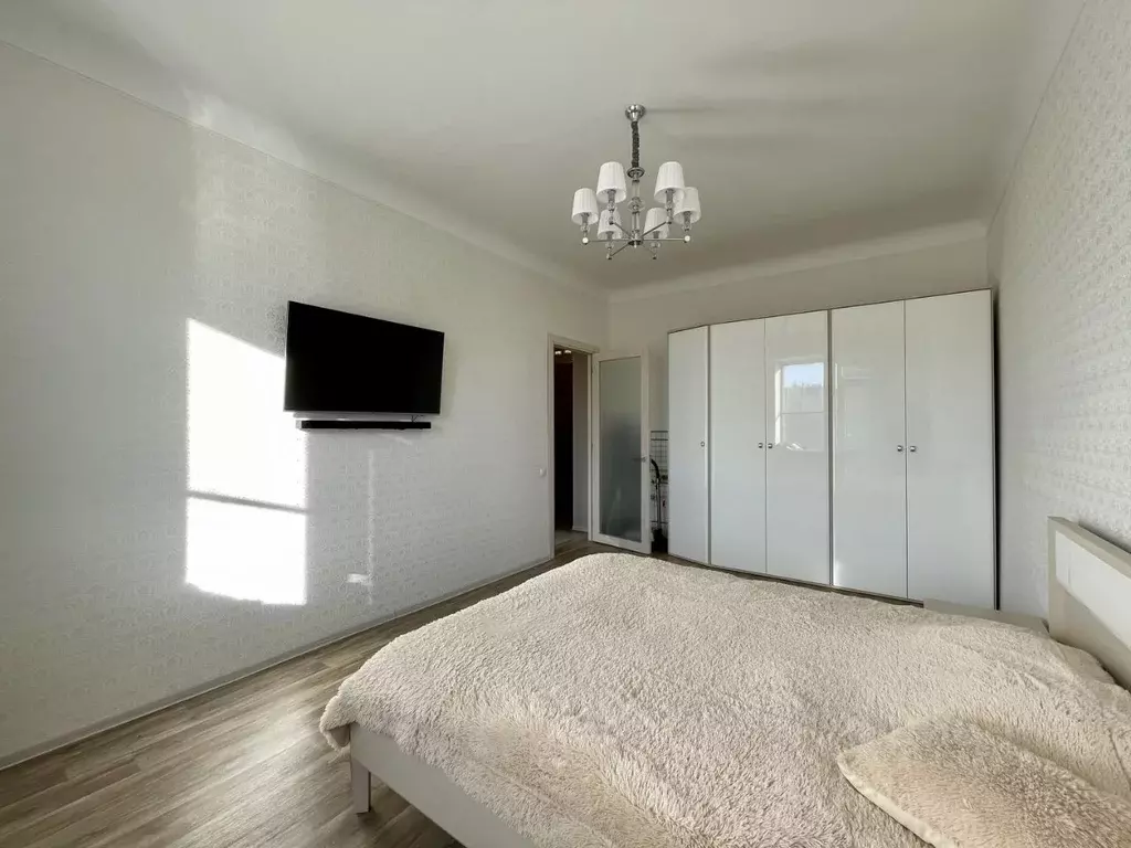 4-к кв. Омская область, Омск Спартаковская ул., 8 (95.1 м) - Фото 1