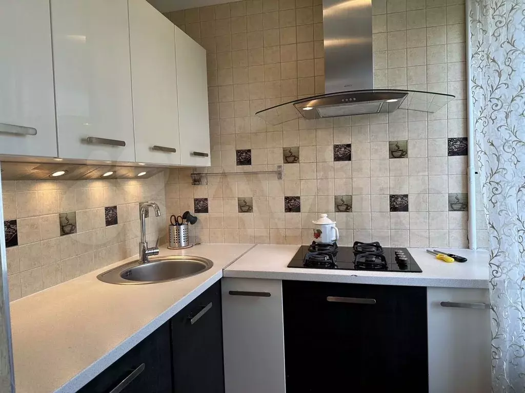 3-к. квартира, 56 м, 6/9 эт. - Фото 1