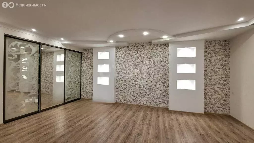 Дом в Украинка, улица Гаспринского (242.4 м) - Фото 1