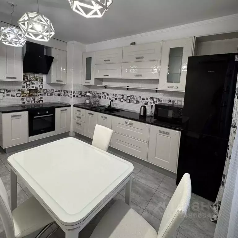 2-к кв. Крым, Симферополь просп. Победы, 36 (75.0 м) - Фото 2