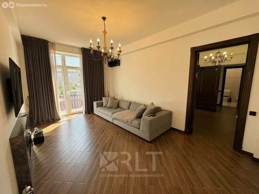 2-комнатная квартира: Махачкала, улица Азиза Алиева, 8 (67 м) - Фото 1