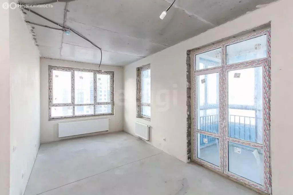 2-комнатная квартира: Тюмень, улица Братьев Бондаревых, 5 (60.8 м) - Фото 2