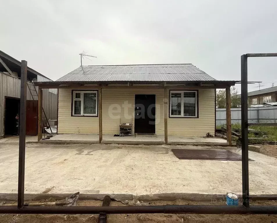 Дом в Саха (Якутия), Якутск ул. Есенина, 8/8 (47 м) - Фото 1