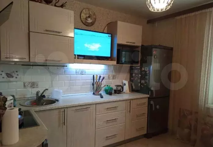 1-к. квартира, 40 м, 4/10 эт. - Фото 1