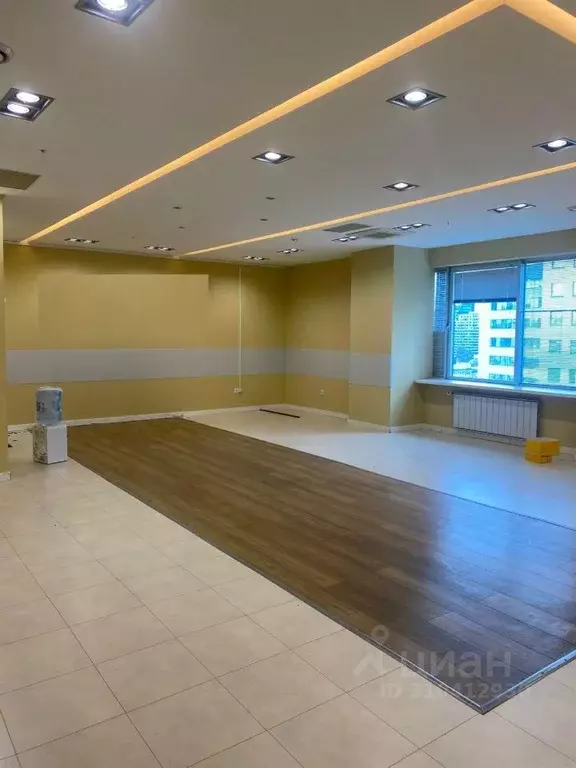 Офис в Свердловская область, Екатеринбург ул. Розы Люксембург, 49 (103 ... - Фото 1