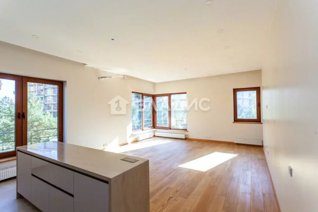 Продается 3-комнатная квартира - Фото 1