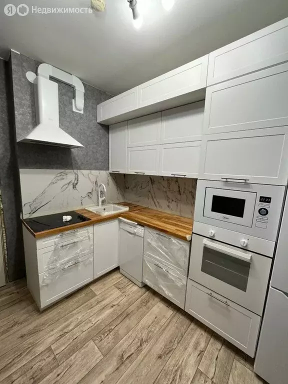 2-комнатная квартира: посёлок городского типа Белоярский, Центральная ... - Фото 1