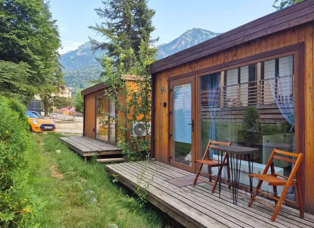 Дом в Краснодарский край, Сочи Красная Поляна пгт, ул. Защитников ... - Фото 1