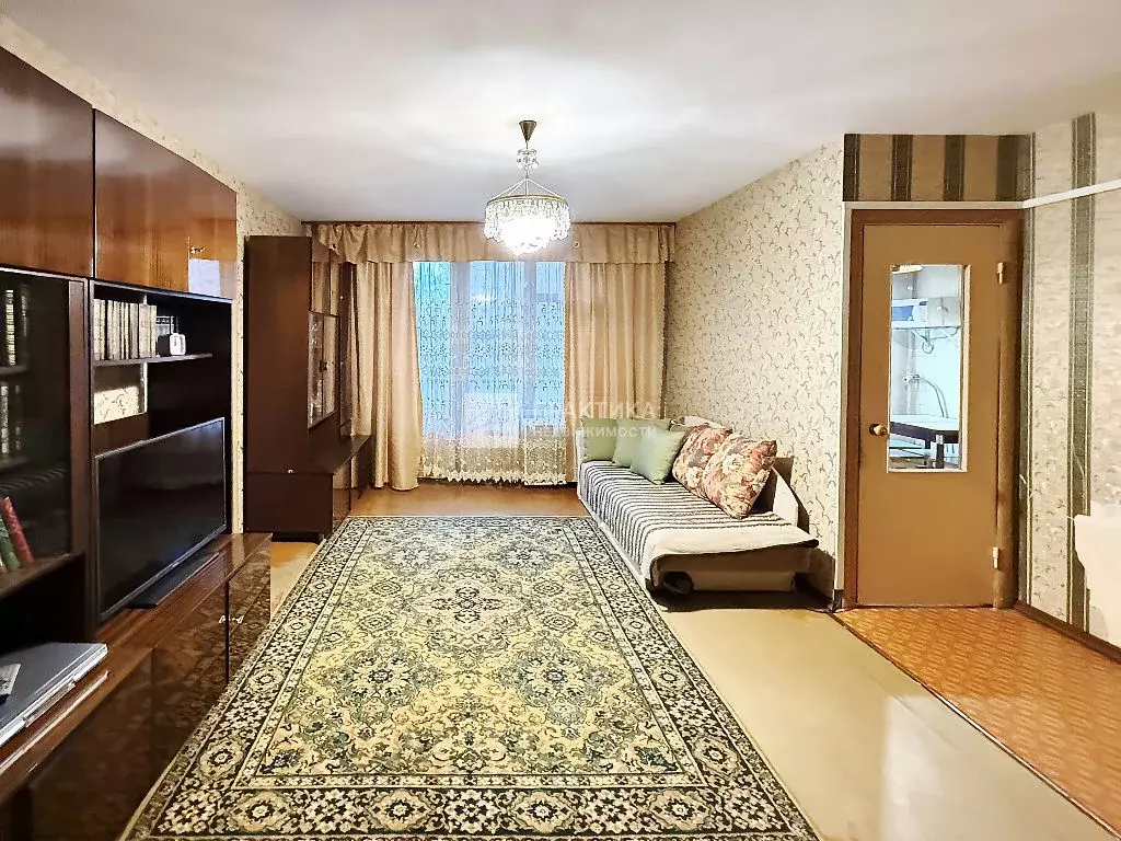 Продается 2-комнатная квартира - Фото 1