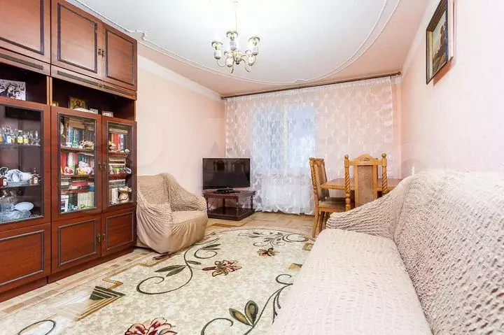 2-к. квартира, 50м, 1/9эт. - Фото 0