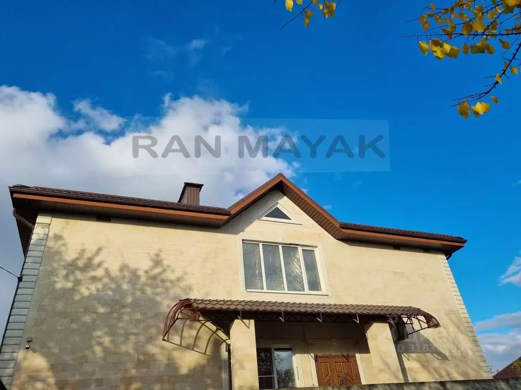 Дом в Адыгея, Майкоп ул. 3-го Интернационала (400 м) - Фото 1