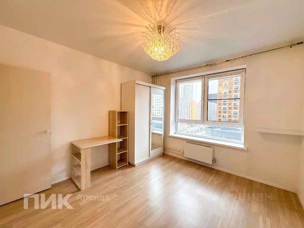 3-к кв. Москва ул. Саларьевская, 10к2 (59.2 м) - Фото 1