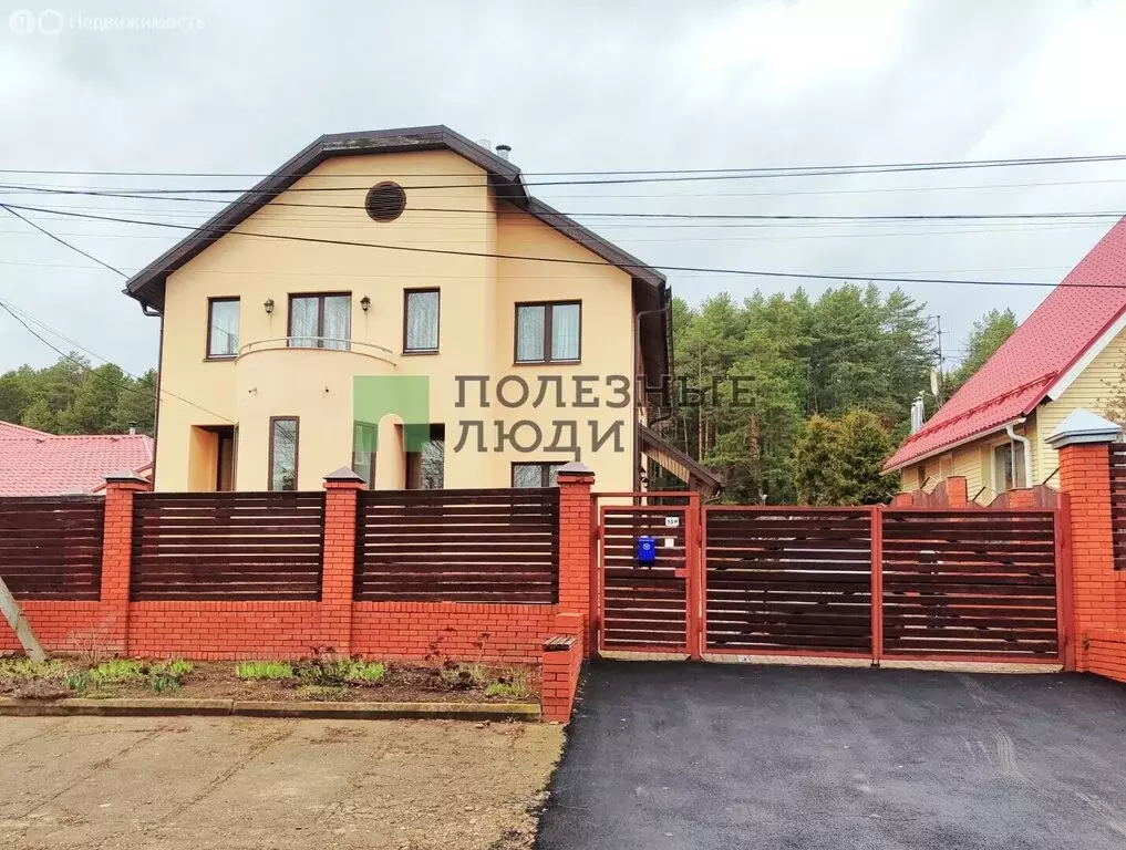 Дом в село Степаново, Центральная улица, 15А (259.6 м) - Фото 1