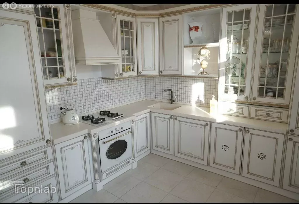 Квартира-студия: Каспийск, проспект М. Омарова, 1 (87 м) - Фото 1