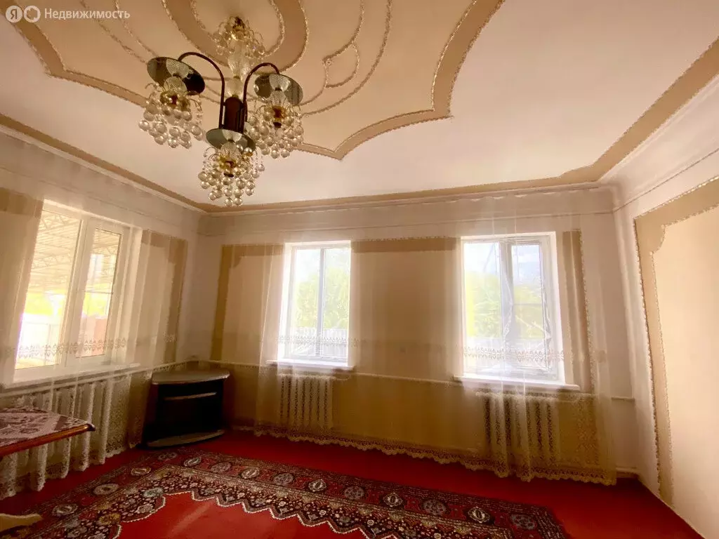 Дом в Лабинск, улица Шаумяна (140 м) - Фото 1