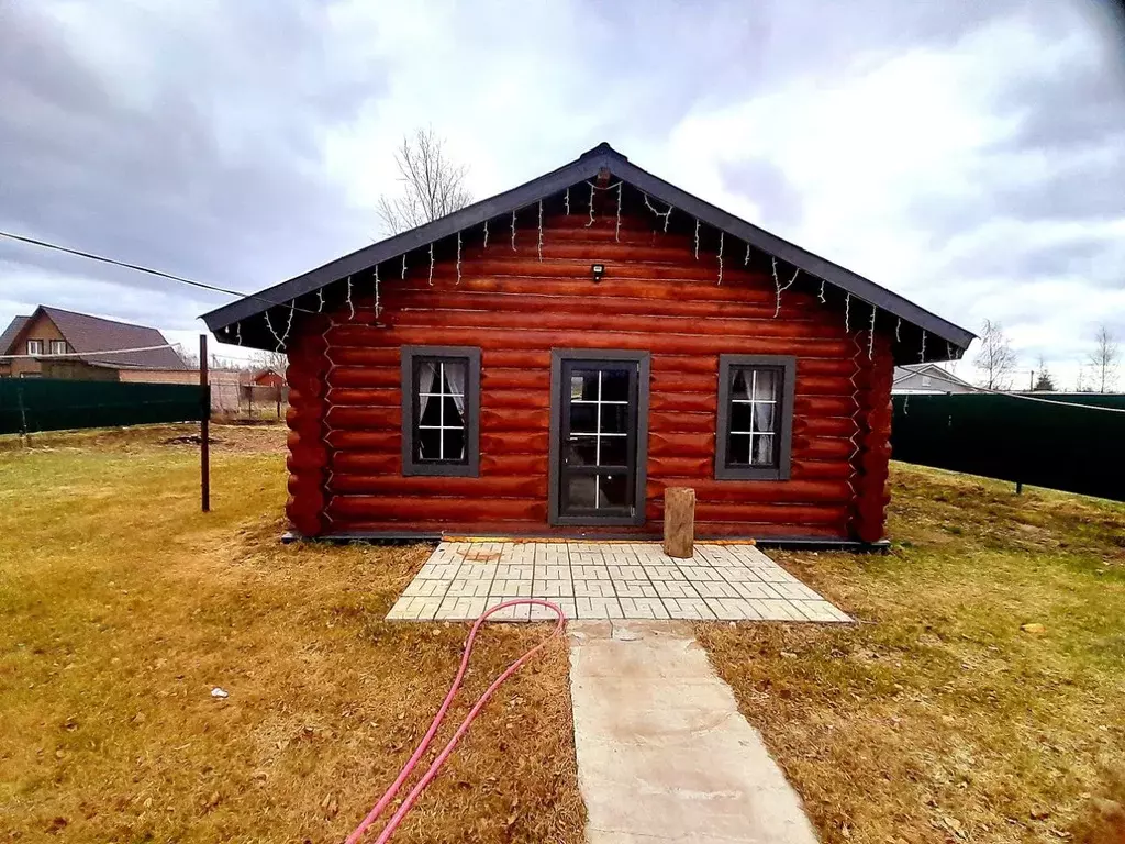 Дом в Новгородская область, Новгородский район, Ракомское с/пос, д. ... - Фото 1