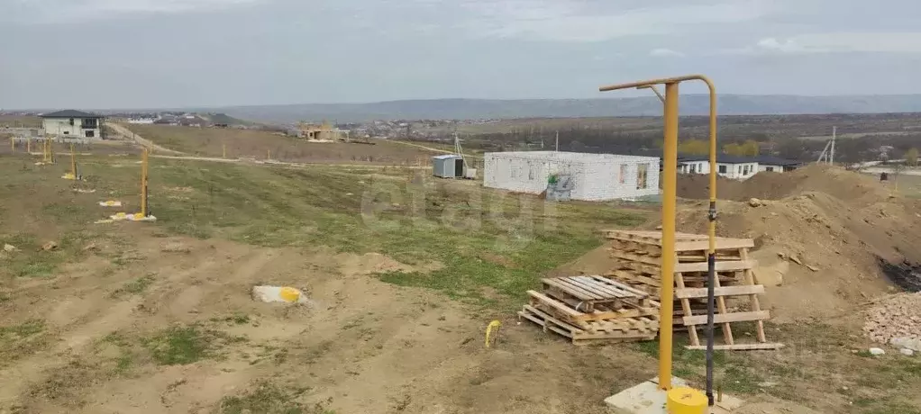 Участок в Крым, Симферопольский район, Добровское с/пос, с. ... - Фото 0