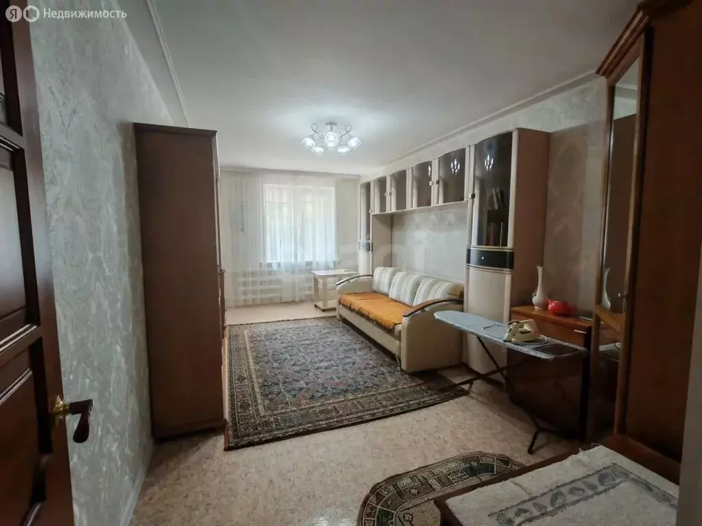 3-комнатная квартира: Альметьевск, улица Гафиатуллина, 31 (68.9 м) - Фото 2