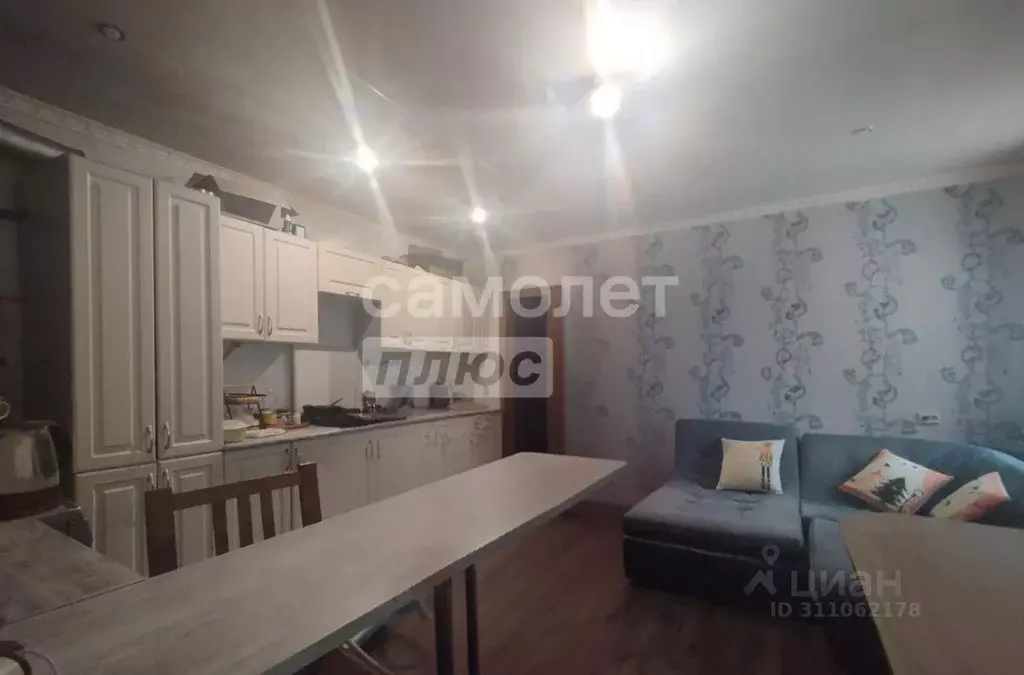 Дом в Курская область, Курск Коммунистическая ул., 35 (276 м) - Фото 1