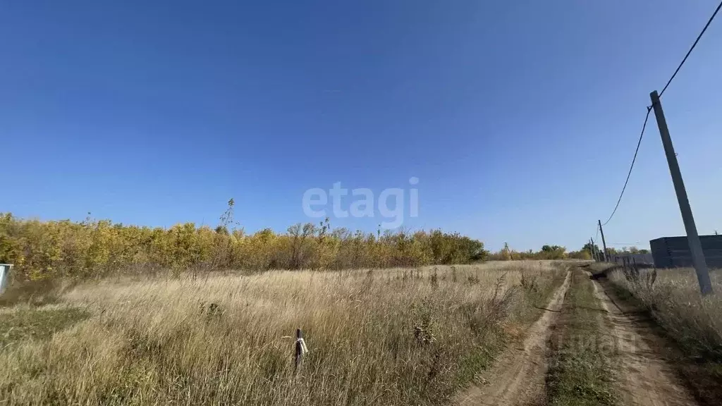 Участок в Саратовская область, Энгельсский район, Красноярское ... - Фото 0